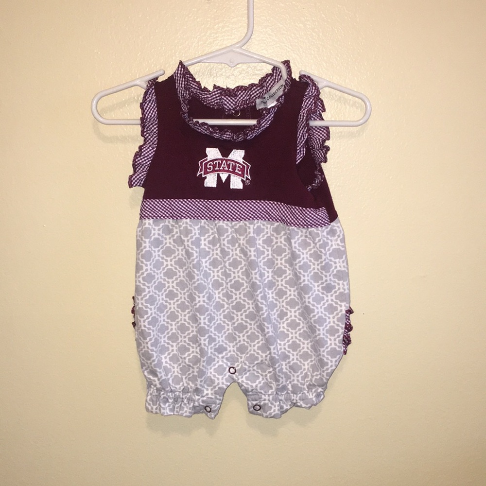 MS state onesie, like new, size 3mo.